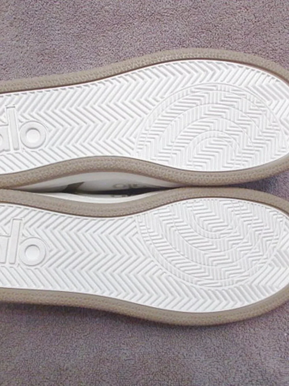 ALO Recovery Mode Sneaker Womens 10 Comfort Cushioned Foam Vegan Leather Arch